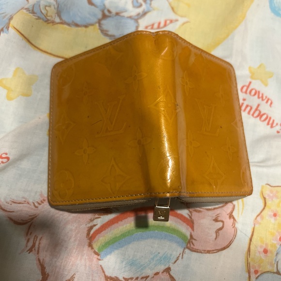 Louis V Mini Wallet - Picture 2 of 5